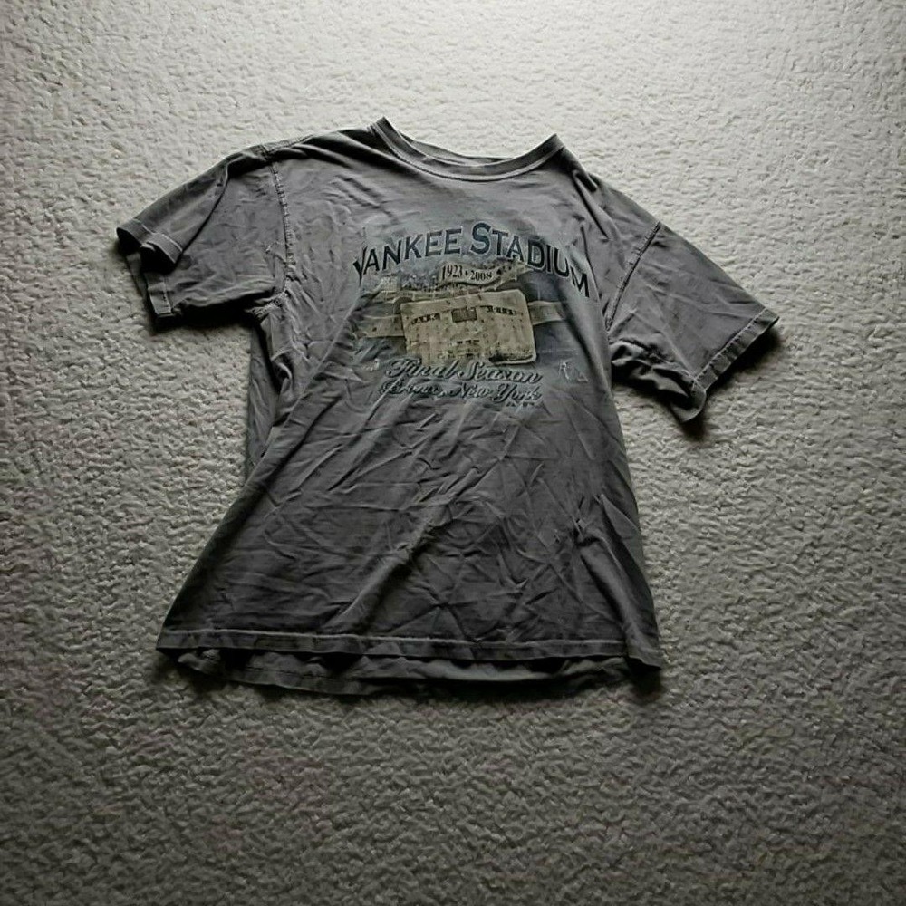 New York Yankees Shirt Mens Small Gray MLB Baseball Majestic Yankee Stadium
